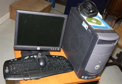 pc-de-marque-dell-dimension-3000-processeur-intel-pentium-4-ht-a-3-ghz ...