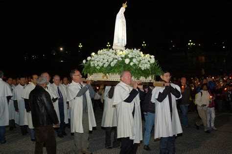 Travels of Our Lady of Fatima: On Pilgrimage with Our Lady of Fatima in ...