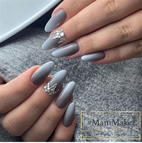 40+ Grey Nails Design Ideas - The Glossychic | Grey nail designs, Ombre nail designs, Gray nails