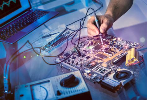 How To Become An Electrical Engineering Tech | SkillPointe