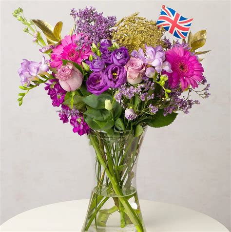 6 Coronation flower bouquets for a royal-worthy tablescape | HELLO!