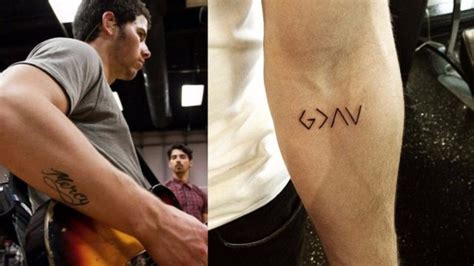 Nick Jonas Tattoo, Teeth