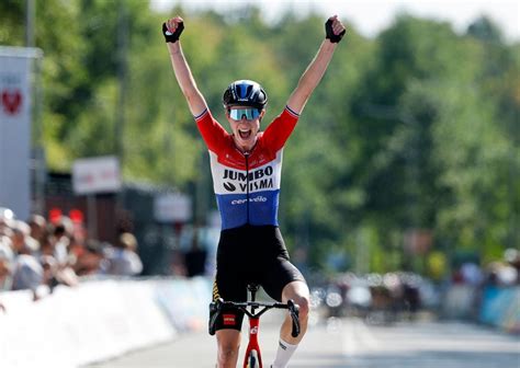 Jumbo-Visma rewarded for aggressive tactics at Simac Ladies Tour