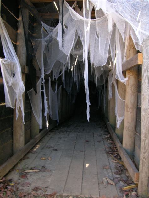 10+ Haunted House Decorations Diy – HOMYRACKS