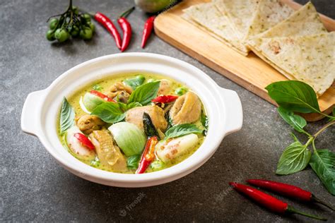 Premium Photo | Roti and Green Curry with Chicken