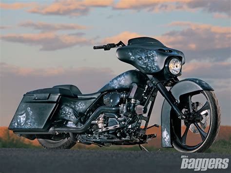 Download Vehicle Harley-Davidson Street Glide Wallpaper