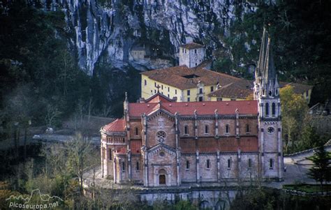 Santuario de Covadonga, Asturias, Picos de Europa, valle de Covadonga