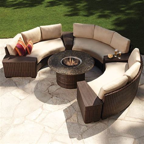 Circular Outdoor Seating - Design Ideas