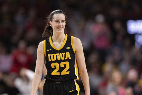 Iowa star Caitlin Clark declares for WNBA draft [Video]