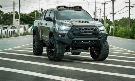 The Toyota Hilux has been given a rather drastic body kit by Thai off ...