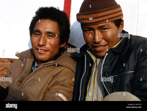 Inuit men on Baffin Island NWT Stock Photo: 6351363 - Alamy