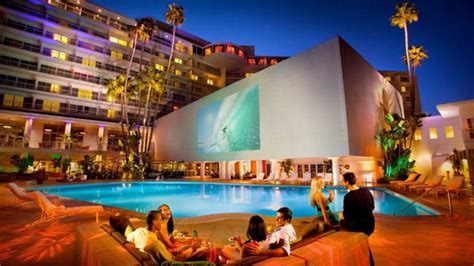 5 Luxurious Beverly Hills Hotels Celebrate City's Centennial in Style