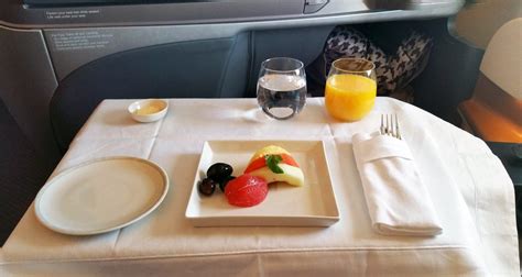 Singapore Airlines Business Class Meal Review! Inflight Feed