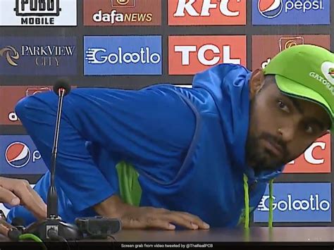 Babar Azam's Angry Look After Journalist's "Yeh Koi Tareeka Nahi" Barb. Watch - TechiAzi