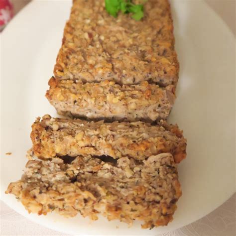 Christmas nut roast loaf