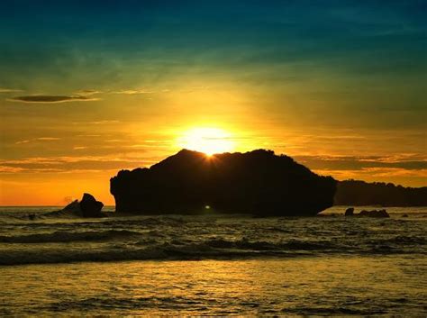 205m4d1: Sunset Di Pantai Jogja