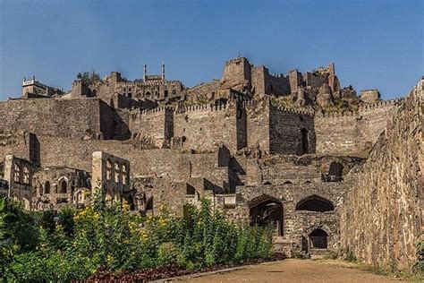 Ful-Day Tour: Golconda Fort, Qutub Shahi Tombs e Iconic Salarjung ...