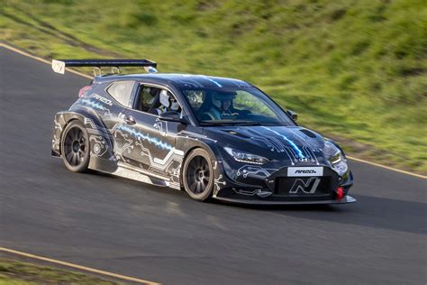 Hyundai RM20e attacks Sonoma Raceway - CNET