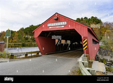 Fall colors in Vermont Stock Photo - Alamy