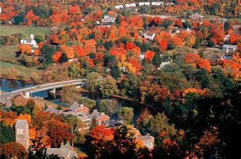 What town has the best fall foliage? Yankee magazine names Kent, CT ...