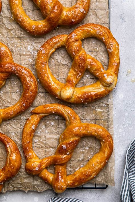 1 Hour Vegan Soft Pretzels (Copycat Auntie Anne's) - Make It Dairy Free