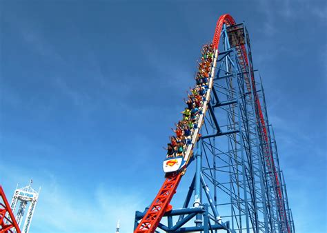 SUPERMAN™ The Ride | Six Flags New England