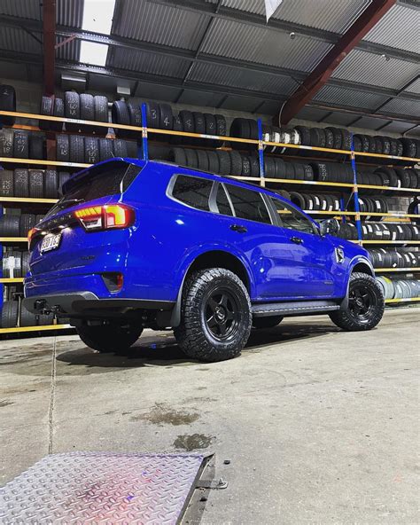 Ford Everest Blue KMC Terra Wheel | Wheel Front