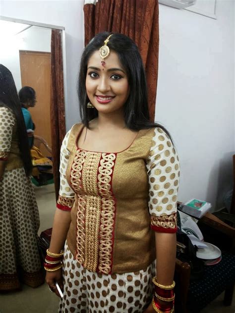 Malayalam Old Actress Navya Nair Photo - Fun Mixture