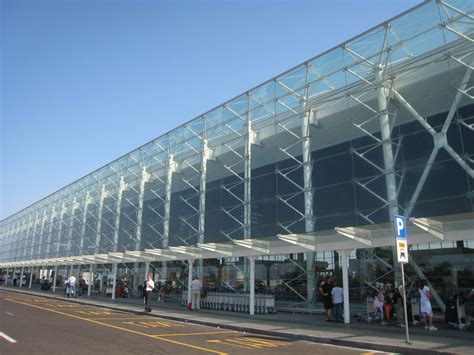 Aeroporto di Catania, cercasi supplente - retail&food