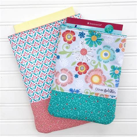 The Katie Book Sleeve - Clover & Violet | Book sleeve, Blog hop, Heart quilt