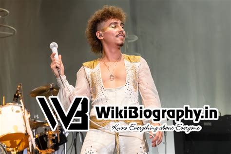 Josh Kiszka: Wiki, Bio, Age, Height, Family, Songs, Net worth, Gay