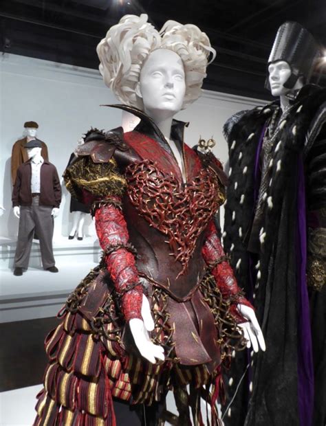 Hollywood Movie Costumes and Props: Alice Through the Looking Glass ...