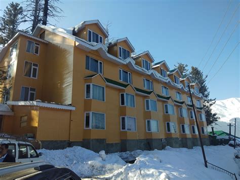 Hotel Zahgeer Continental Gulmarg Gulmarg, Jammu and Kashmir, IN ...