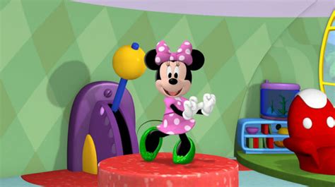 Image - Minnie doing the hot dog dance with her green shoes.jpg | Disney Wiki | FANDOM powered ...