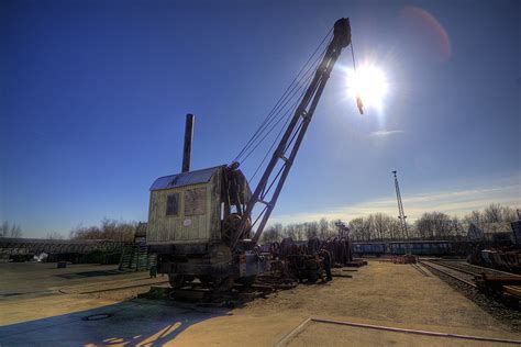 Old Steam Crane | HDR creme