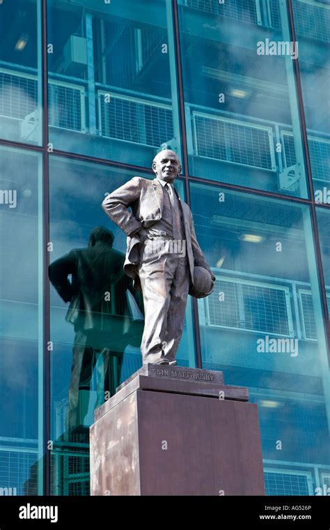 Statue of Sir Matt Busby Stock Photo - Alamy