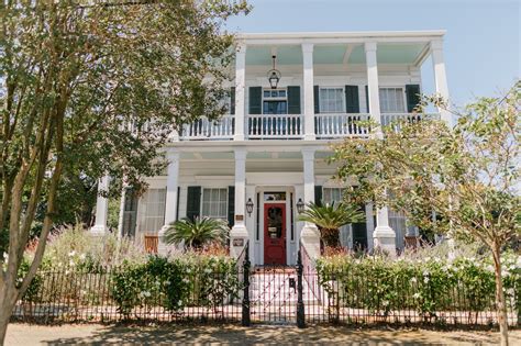 The Mazant: Renovated 1880s Bywater Mansion w/Pool - Houses for Rent in ...