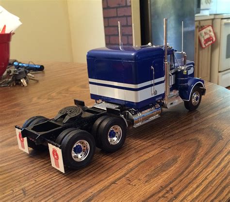 Scale Truck Model Kits - Image to u