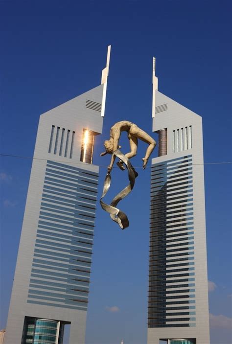 20 Marvelous Sculptures that Defy The Laws of Physics - World inside pictures