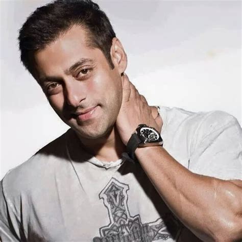 Salman Khan Net Worth 2021 - Height, Age, Biography, Girlfriend, Family