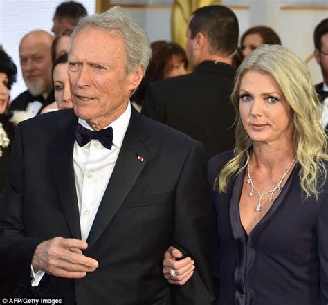 Clint Eastwood brings new girlfriend Christina Sandera to Oscars 2015 ...