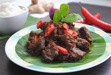 Beef Rendang Recipe (How to make authentic Indonesian Rendang)