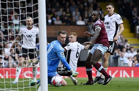 Own goal gives strugglers West Ham 1-0 win at Fulham | Reuters