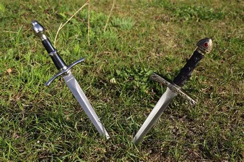 Knife Vs Sword: A Comprehensive Discussion | Homestead Authority