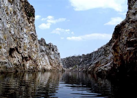 Bhedaghat Tourism (2018) - Madhya Pradesh > Marble Rocks And Falls