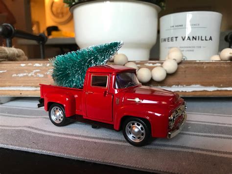 Vintage Red Pickup Truck Christmas Tree, Farmhouse Christmas Decor, Farmhouse Truck Tree ...