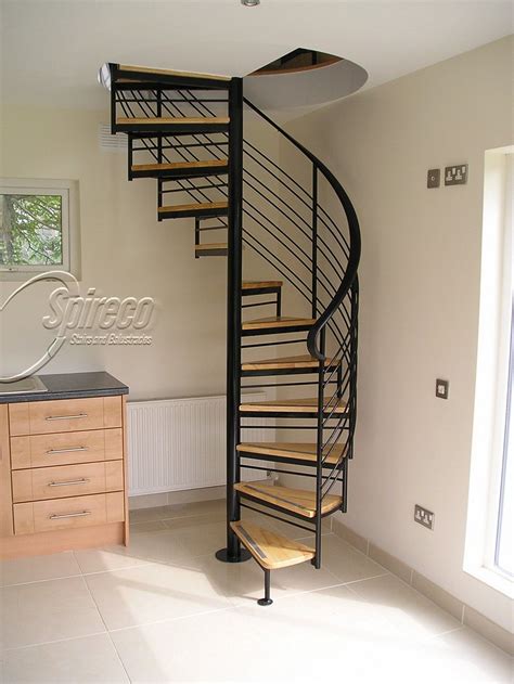 25+ Wonderful Spiral Staircase Design Ideas for Your 2nd Floor | Tiny house stairs, Stairs ...