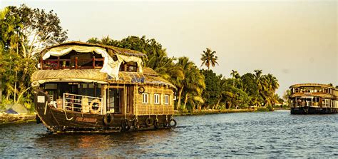 Life In The Backwaters Of Alleppey, Kerala - Pictures And Video