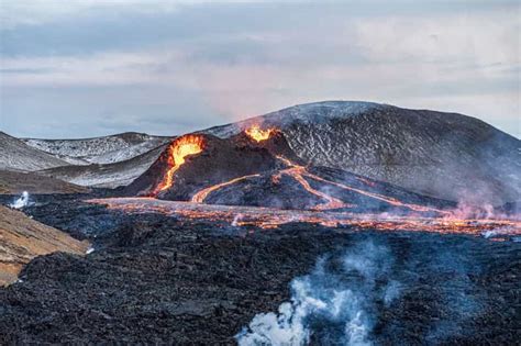 Reykjavik: Guided Active Volcano Hike in Reykjanes Peninsula | GetYourGuide