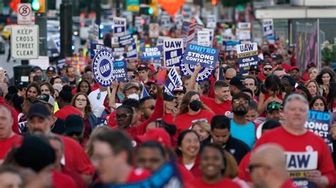 UAW announces push to organize nonunion plants after strike wins